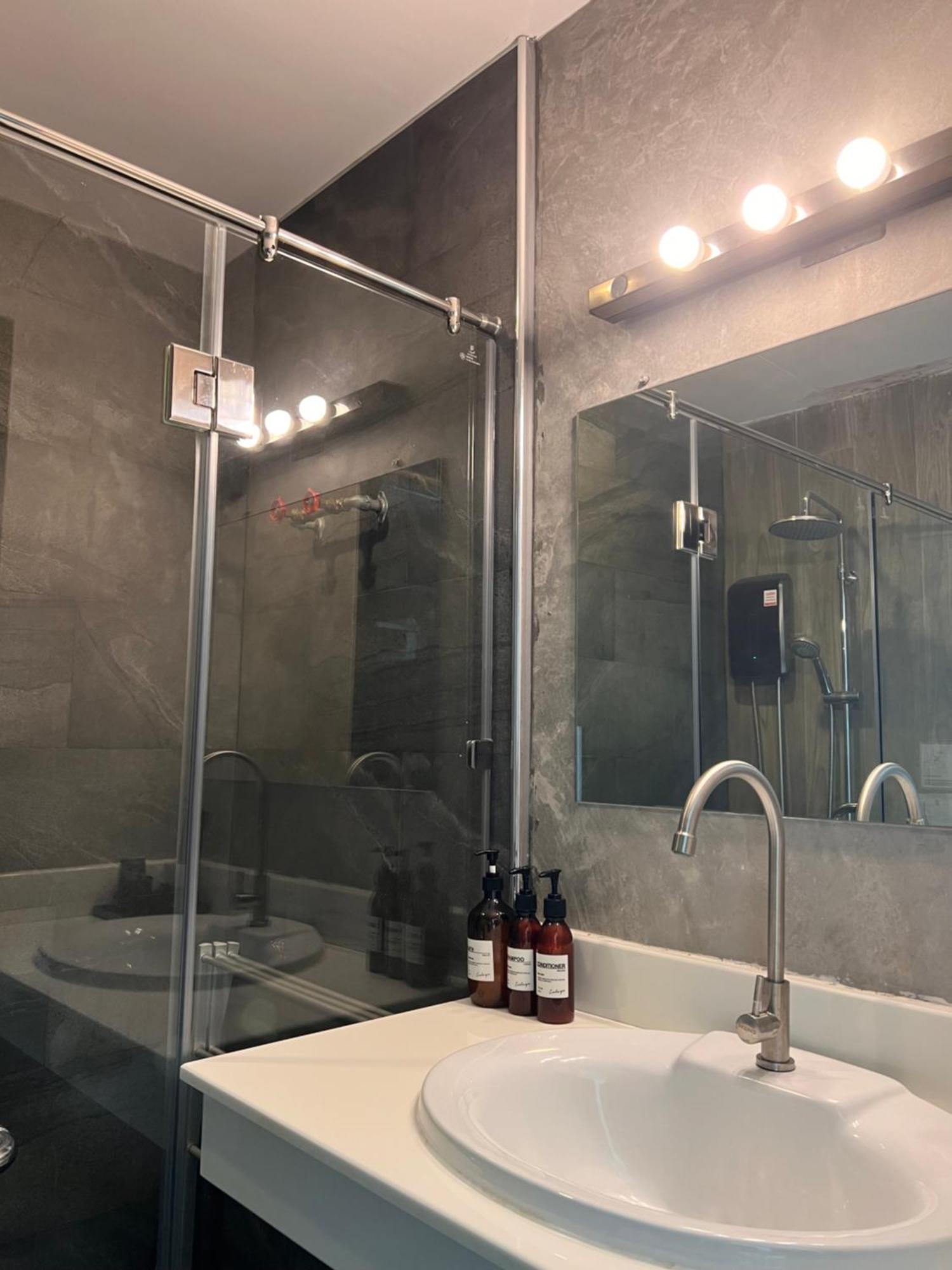 Inlaya Ratchaburi Otel Dış mekan fotoğraf