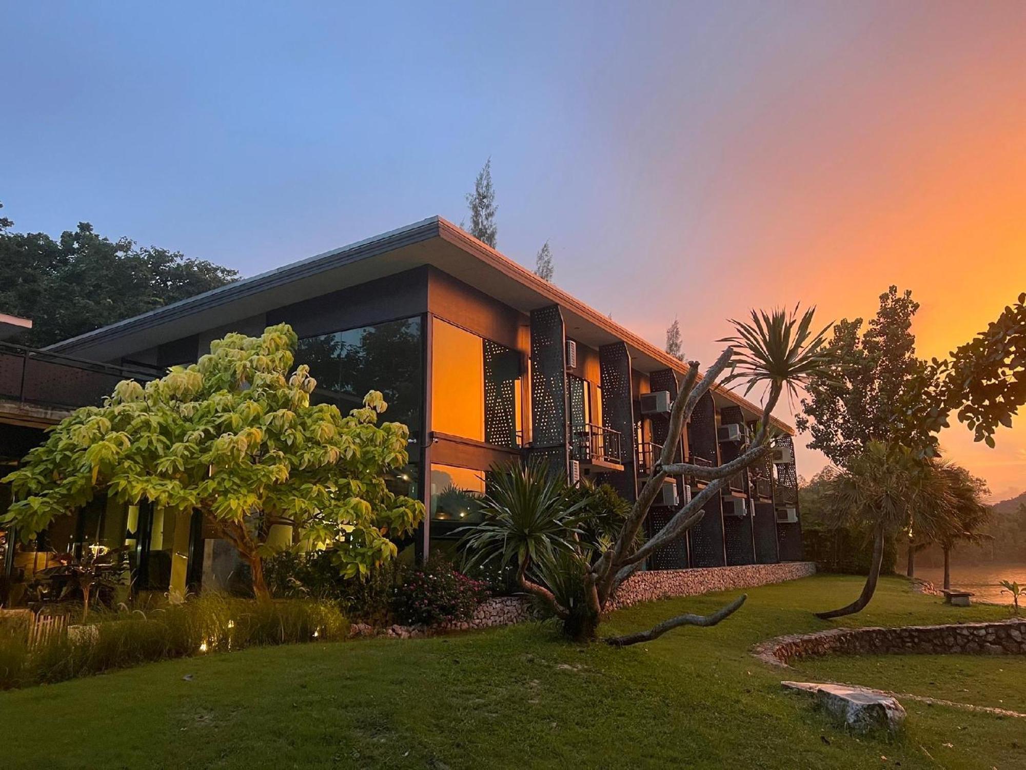 Inlaya Ratchaburi Otel Dış mekan fotoğraf